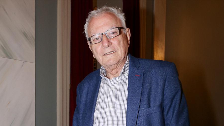 Κώστας Χαρδαβέλλας: Το αξέχαστο βαρύ «ζεϊμπέκικο του νικητή» που χόρεψε κι οι αγαπημένοι φίλοι που τον χειροκρότησαν