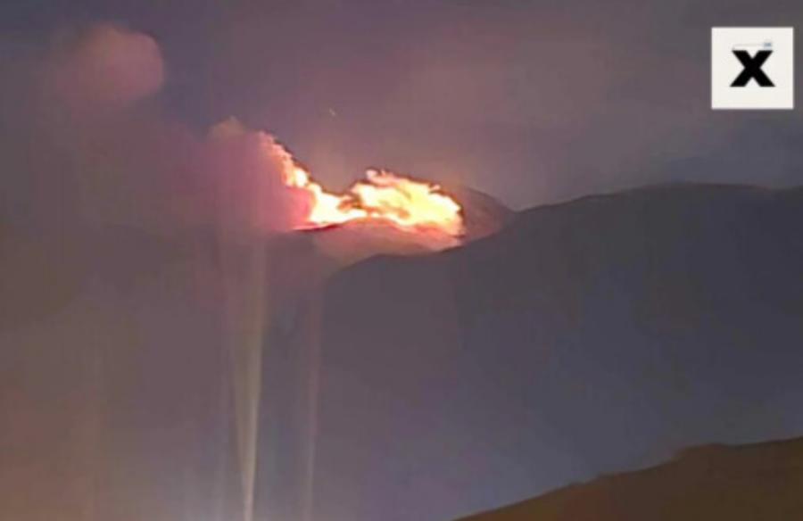 ΕΚΤΑΚΤΟ – Μεγάλη φωτιά μέσα στη νύχτα σε βουνό – Συναγερμός στην Πυροσβεστική