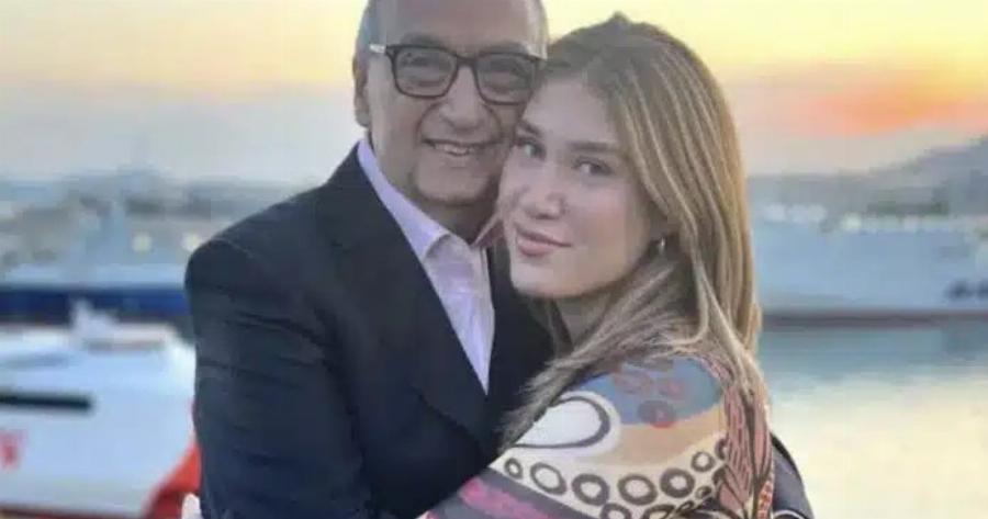 «Ύποπτο να προσπαθεί να αμαυρώσει τη φήμη του πατέρα μου τώρα!» – Καταπέλτης η Νίκη Σούρα