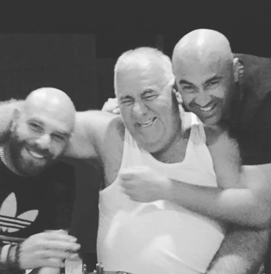 Βαρύ πένθος για τον Μιχάλη Κουινέλη – Δύσκολες ώρες για τον τραγουδιστή