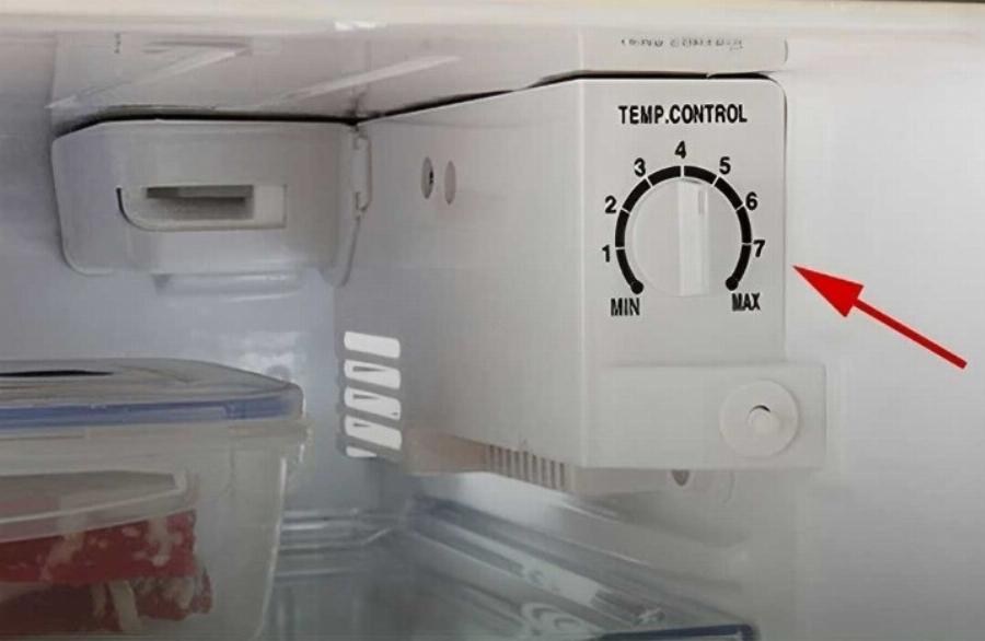 Το ψυγείο έχει ένα μικρό κουμπί που μπορεί να σας εξοικονομήσει χιλιάδες εupώ στον λογαριασμό σας – Πολλοί, όμως, δεν το γνωρίζουν