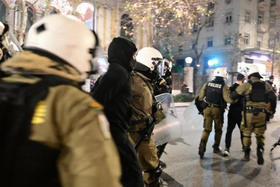 Καίγεται το Σύνταγμα