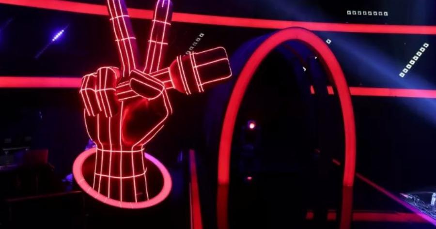 Τα ‘χασαν οι κριτές μόλις την είδαν: Πασίγνωστη Ελληνίδα διαγωνιζόμενη στο Voice “Αποφάσισα να αφήσω το παρελθόν μου”