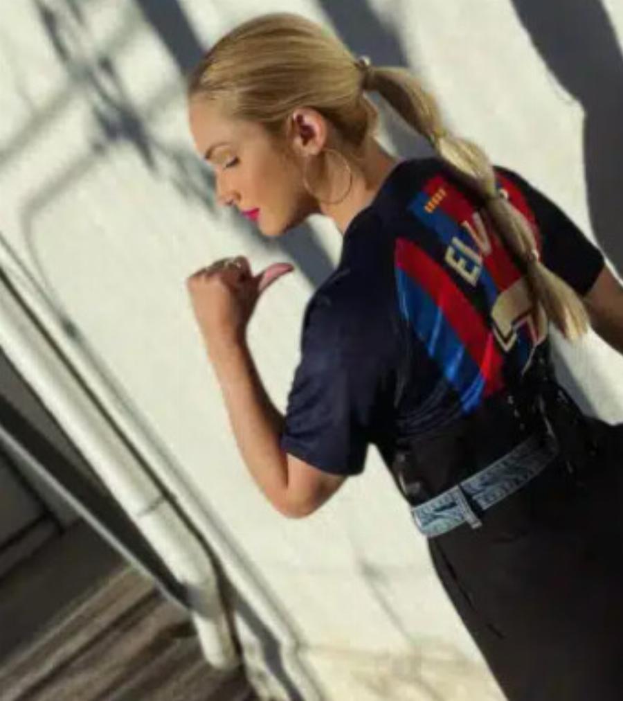 Η κούκλα δημοσιογράφος του OPEN που ομορφαίνει τις οθόνες μας