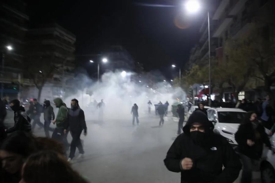 Καίγεται το Σύνταγμα