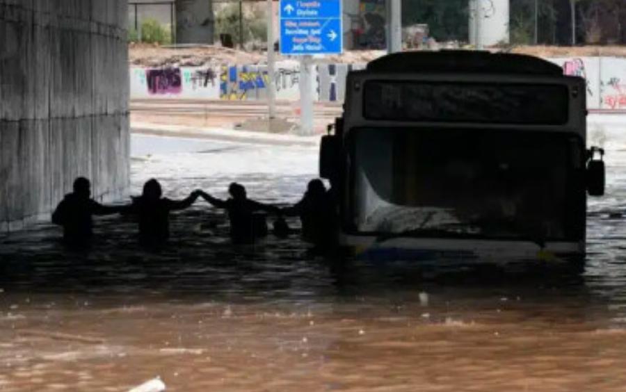 Πλημμύρες: Τι θα γίνει στην Αττική αν πέσει ίδιος όγκος νερού με τη Βαλένθια – Το εφιαλτικό σενάριο