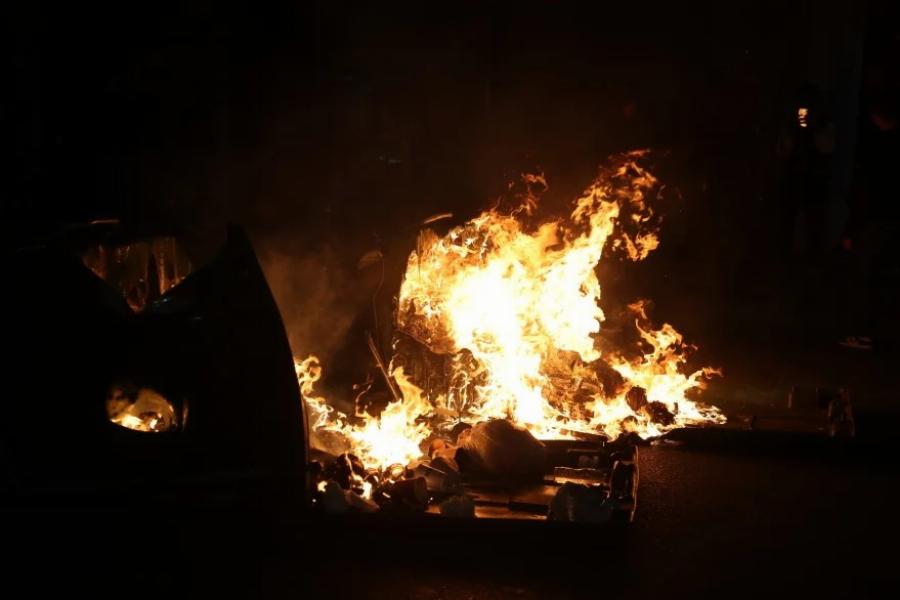 Καίγεται το Σύνταγμα