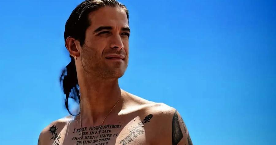 Ο Άρης Μουγκοπέτρος έκανε το πρώτο του μπάνιο στη θάλασσα για φέτος – Οι φωτογραφίες που μοιράστηκε