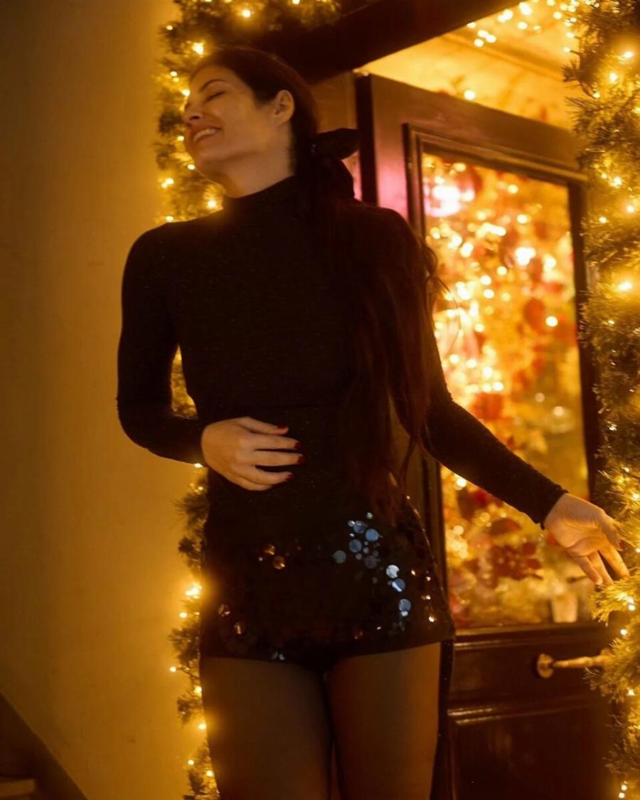 Ουρά οι άντρες για την Ελληνίδα υπερκαλλονή – Ανέβασε νέες φωτογραφίες κι είναι πιο πανέμορφη από ποτέ