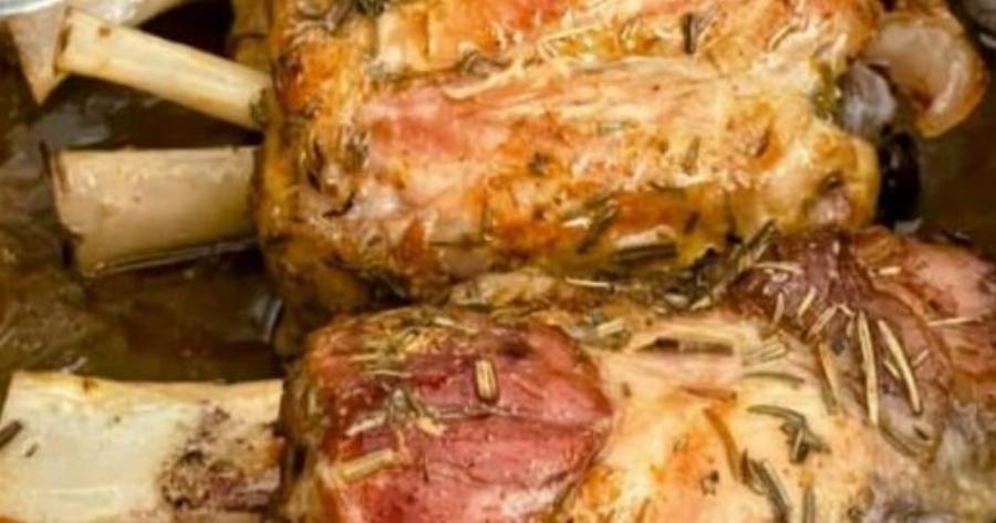 Αυτό το κότσι εξαφανίστηκε πριν στρώσω τραπέζι!