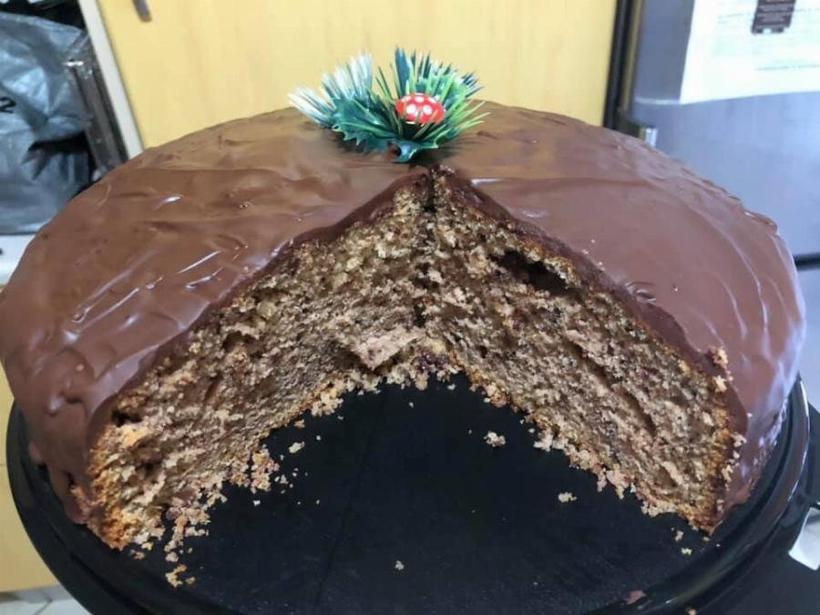 Βασιλόπιτα: Παραδοσιακή συνταγή κέικ με σοκολάτα για να λιώνει στο στόμα