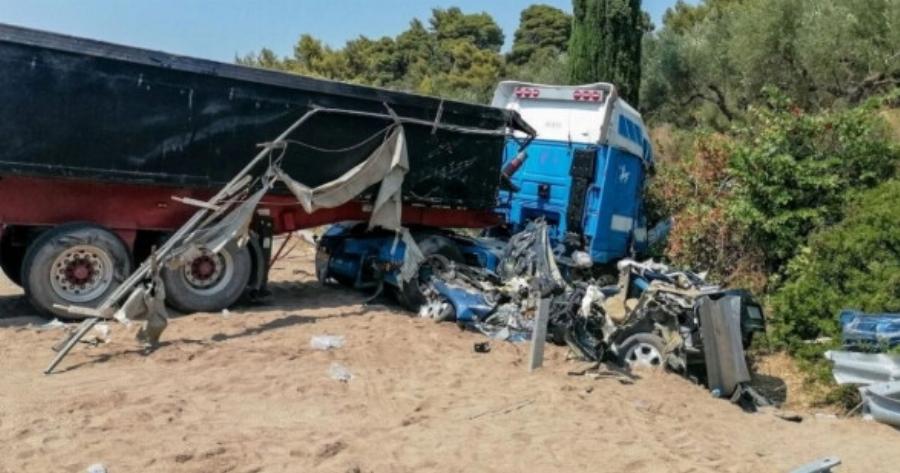 Τροχαίο στην Κυπαρισσία: Η γιαγιά ρωτά για τον γιο και την εγγονή της – Σε κρίσιμη κατάσταση ο 19χρονος φαντάρος