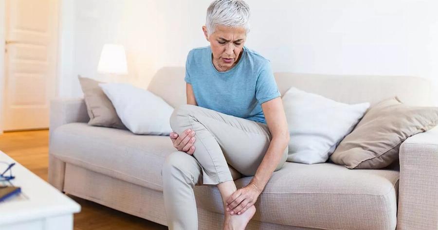 Τα «αδιόρατα» σημάδια στα πόδια που μαρτυρούν ότι η καρδιά κινδυνεύει – Μην τα αγνοήσετε