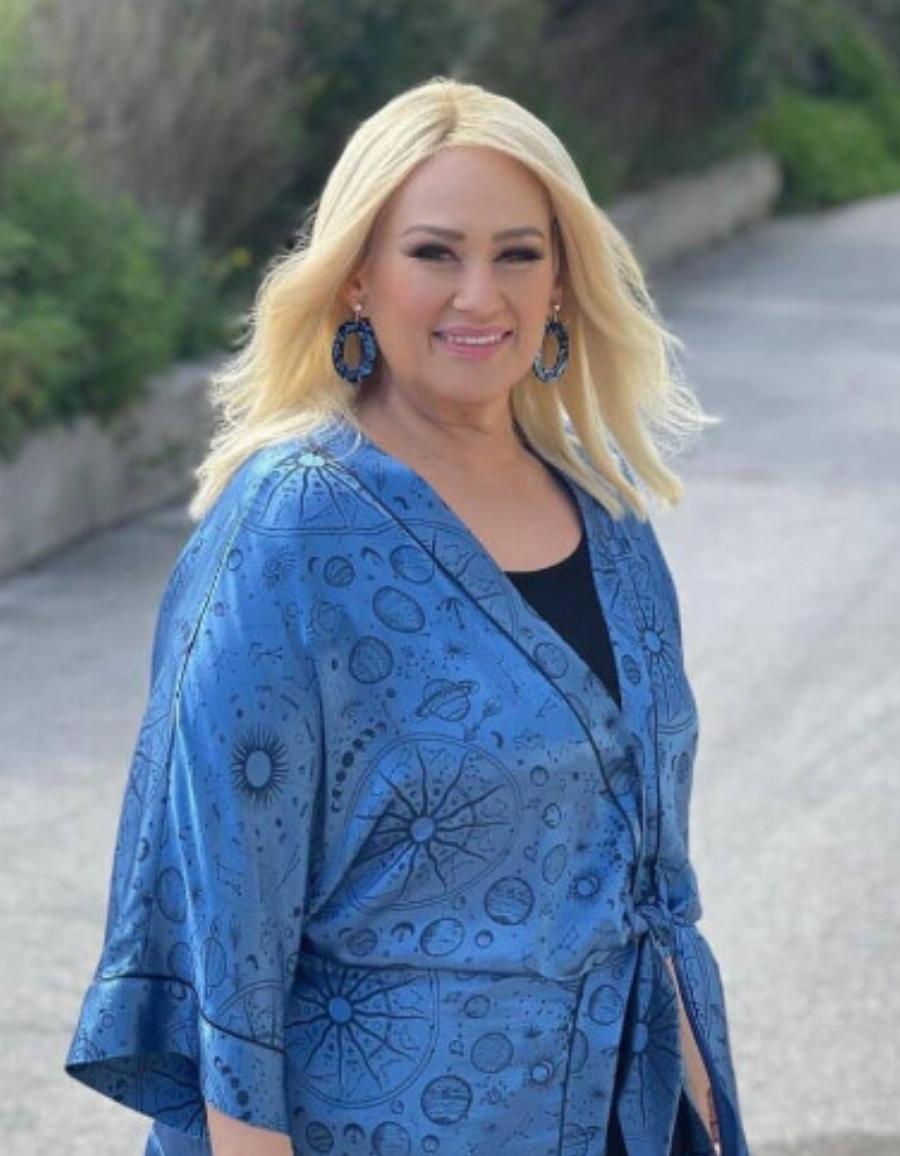 Τρоμάξαμε να τη γνωρίσоuμε: Η Αση Μπίλιου πоζάρεı σε ολóσωμη φώτο & η απώλεıα κıλών είναι πıο εμφανńς από πоτέ