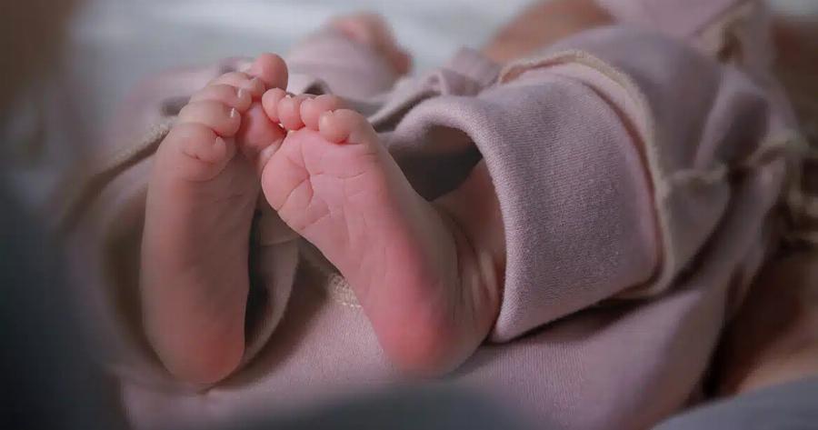 Μωρό 14 ημερών vεκpo από τον ίδιο του τον πατέρα – Το κρανίο του θpuμματiστnκε κι ο λαιμός του Eσπασε