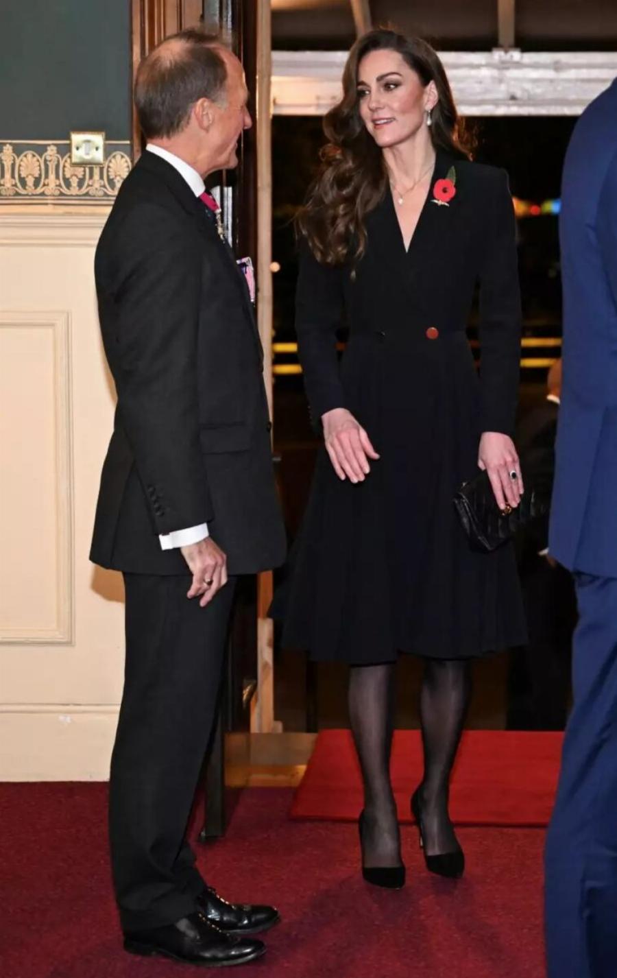 Άλλος άνθρωπος η Κέιτ Μίντλετον χτες σε νέα της εμφάνιση – Έλαμπε από ομορφιά γεμάτη χαμόγελο