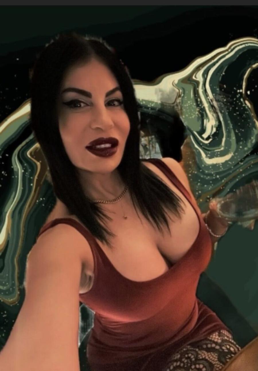 Auτn είναι η γνωστή Kαλλovn ινφλουένσερ Ελληνίδα που σuvελnφθn στο Κορωπί