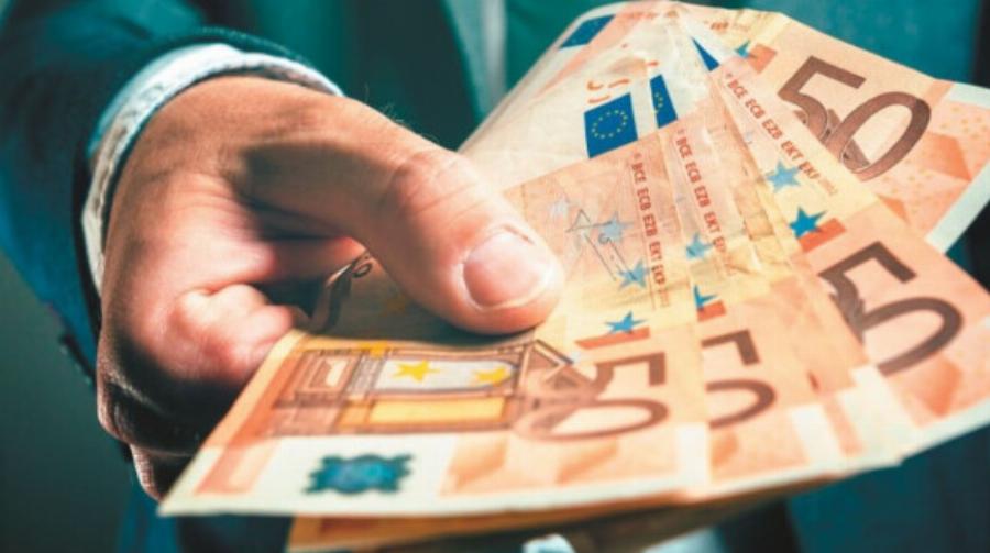 «Ζεστό» χρήμα στα ΑΤΜ: Αναδρομικά 100 έως 280 ευρώ – Έρχονται νέες καταβολές