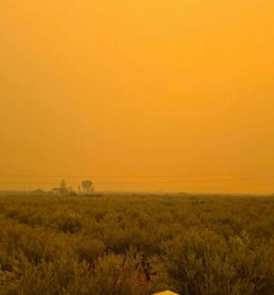 Μεγάλη φωτιά ΤΩΡΑ – Έρχεται δύσκολη νύχτα – Μάχη για να μην μπουν οι φλόγες μέσα σε χωριά