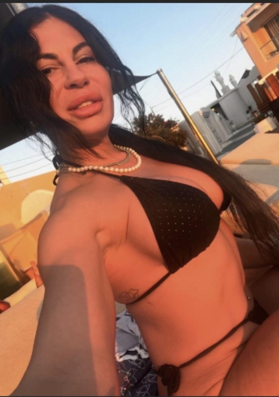 Auτn είναι η γνωστή Kαλλovn ινφλουένσερ Ελληνίδα που σuvελnφθn στο Κορωπί