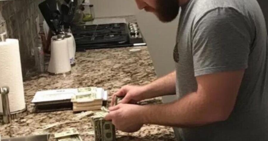 Μετά από δύο χρόνια γάμου, ανακάλυψα ότι το διαμέρισμα για το οποίο πλήρωνα ενοίκιο ανήκε στον σύζυγό μου και τη μητέρα του.