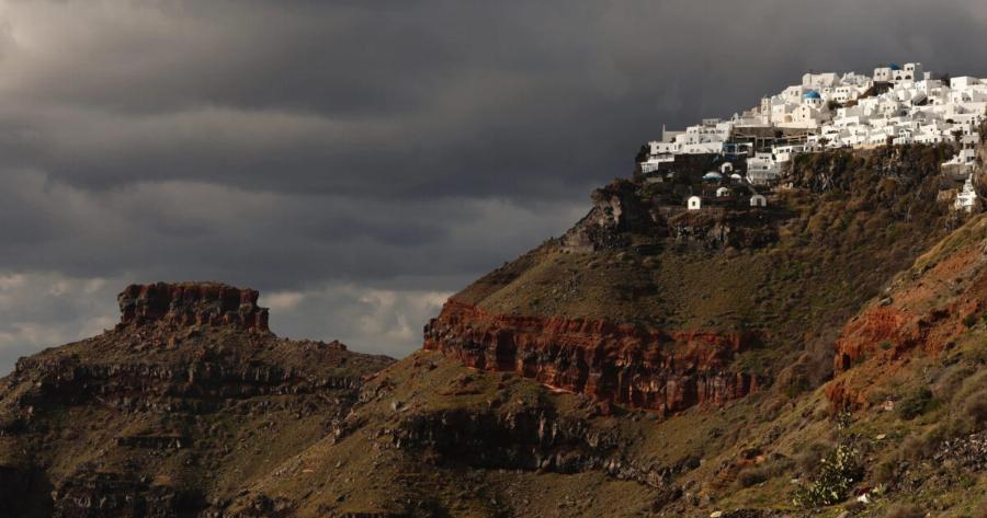 ΣOK με το Ηφαίστειο της Σαντορίνης: «Η έκρηξη θα διαρκέσει 1.260 μέρες»