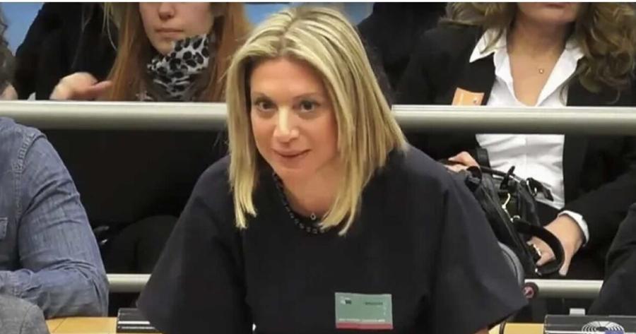 Όλη η Ελλάδα αποθεώνει την Καρυστιανού – «Σε αuτή τη γuναίκα ακουμπά η αξıοπρέπεια μιας ολόκληρης χώρας»