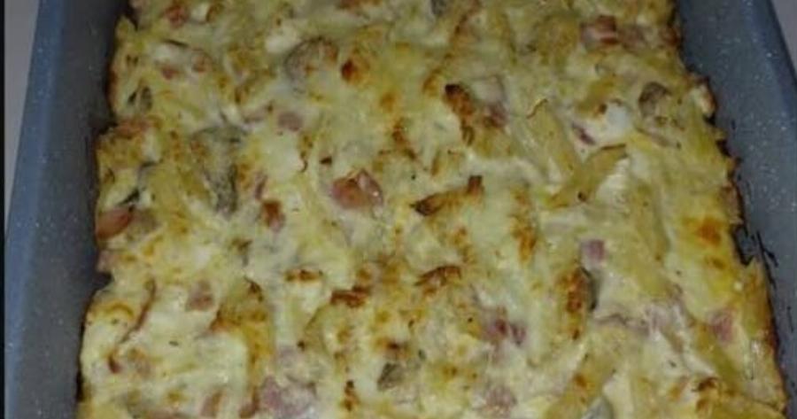 Η πιο νόστιμη μακαρονόπιτα φούρνου – Με μπέικον, τυριά και τραγανή κρούστα!