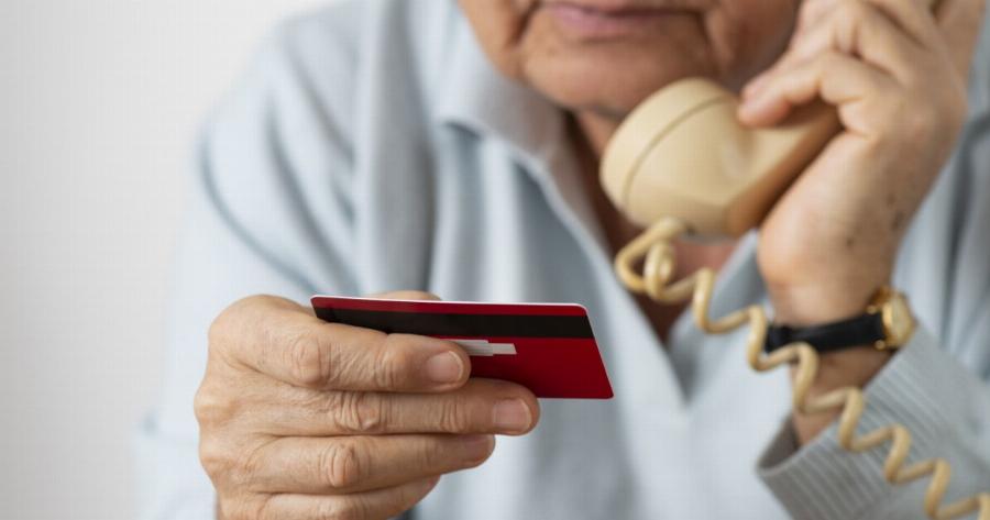 Μην απαντήσετε: Το τηλεφώνημα που αδειάζει τραπεζικoύς λoγαριασμούς – Ήρθε και στην Ελλάδα