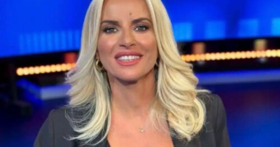 Μαρία Μπεκατώρου: Με μαγιό αξίας 540 ευρώ – Το σχέδιο που κολακεύει κάθε σωματότυπο