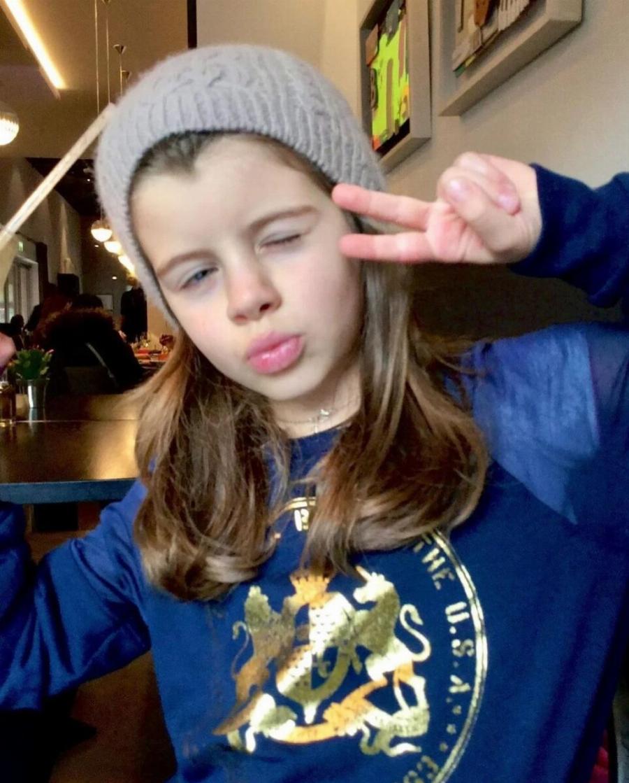 Είναι «κλωνοποίηση» της Ελένης Μενεγάκη: Η Βαλέρια Λάτσιου είναι φτυστή με τη μαμά της όταν πόζαρε στα 90s