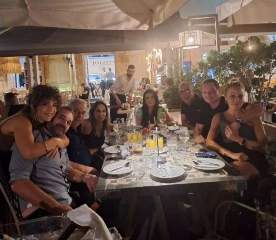 Παίρνει πίσω τη ζωή του ο Απόστολος Λύτρας: Στα Χανιά με τη σύντροφό του – Δεν κρύβουν τον έρωτά τους