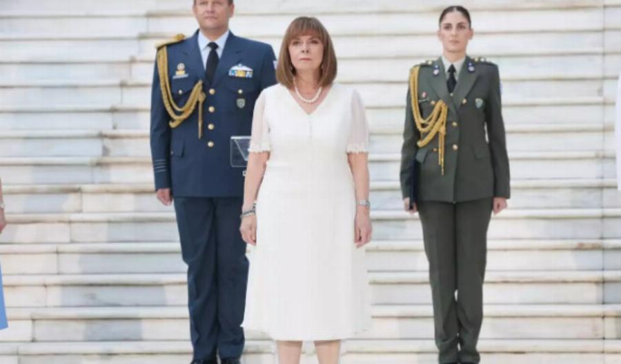 Προεδρικό Μέγαρο: Οι εμφανίσεις στη δεξίωση για τα 50 χρόνια από την αποκατάσταση της Δημοκρατίας – Φωτογραφίες