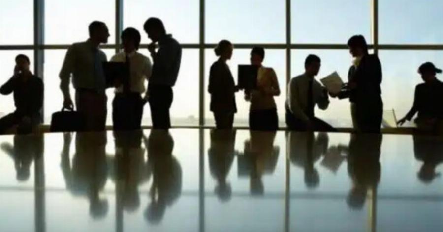 Έκτακτα μέτρα για τον καύσωνα από αύριο στον ιδιωτικό τομέα – Τι θα ισχύσει