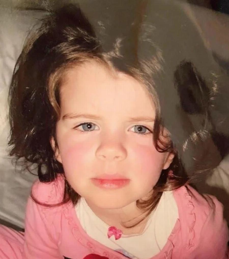 Η ομορφότερη Ελληνίδα που πέρασε από την ελληνική τηλεόραση – Σπάνιες φωτογραφίες από την παιδική της ηλικία που τα αποδεικνύουν όλα