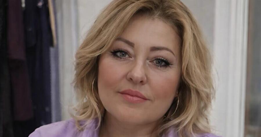 Στα 51 μου μετακόμισα να ζήσω με έναν αθλητικό άντρα, αλλά ήδη από την πρώτη μέρα μου πήρε το φαγητό και είπε ψυχρά: «Με αυτό το βάρος δεν επιτρέπεται να τρως μετά τις έξι