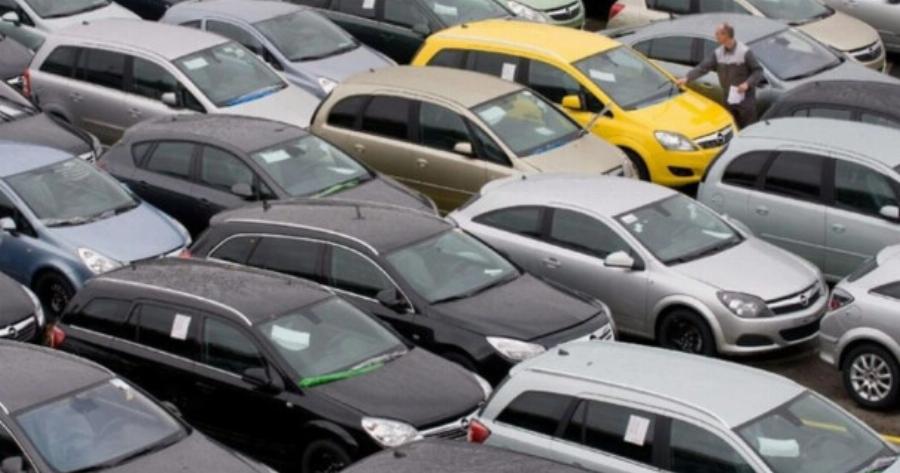 Ανατροπή για εκατομμύρια οδηγούς: Απαγορεύτηκε αυτό το χρώμα στα αυτοκίνητα