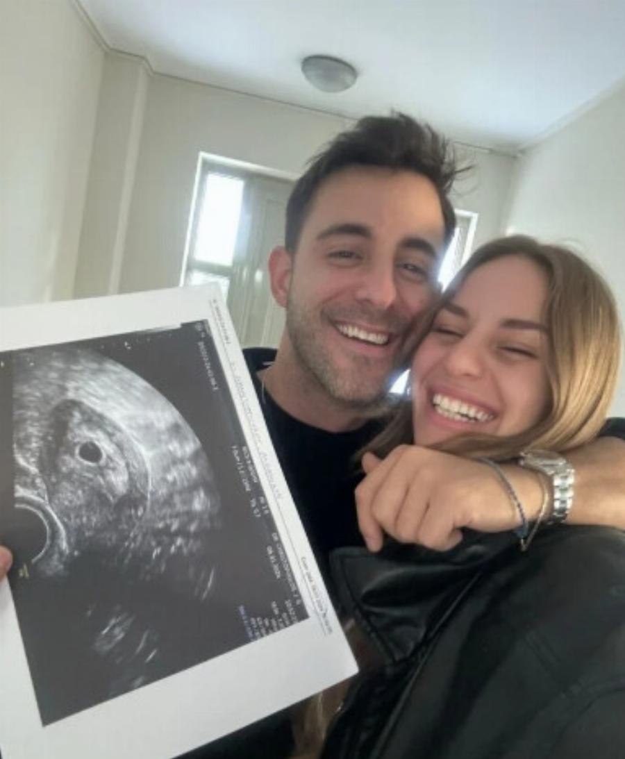 Έγιναν γονείς το ζευγάρι τραγουδιστών Ανδρομάχη και Γιώργος Λιβάνης – Η πρώτη τους ανάρτηση