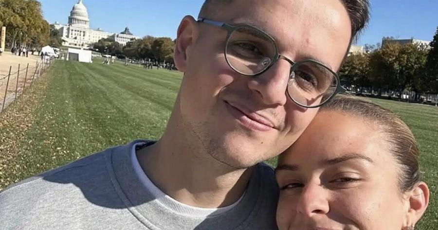 Κωνσταντίνος Μητσοτάκης: Ο γιος του Πρωθυπουργού πήρε το πτυχίο του – Στο πλευρό του η οικογένεια του και η Μαρία Σάκκαρη