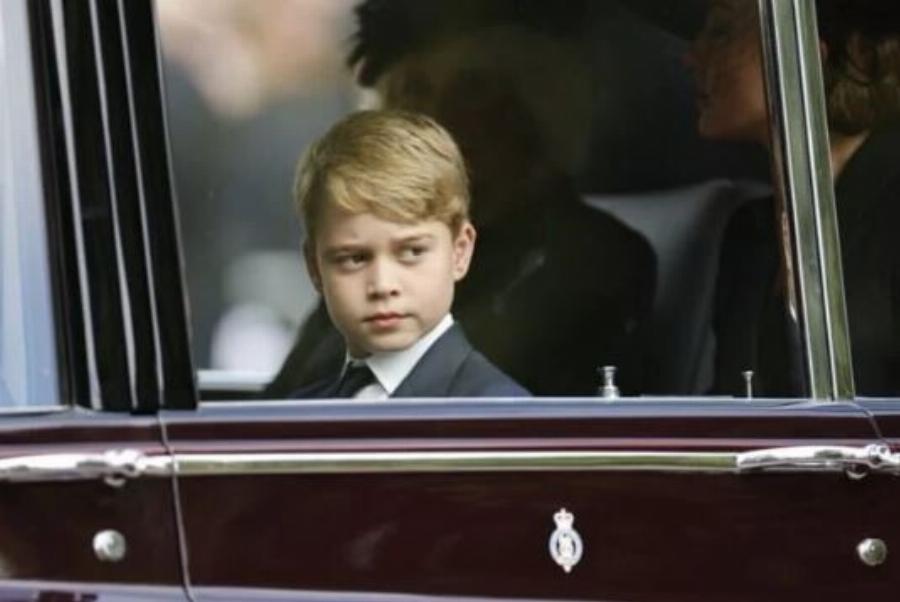 Δάκρυα χαράς: Βγήκε από το σπίτι η Κέιτ Μίντλετον – Μαζί της ο Γουίλιαμ και ο μικρός Τζορτζ