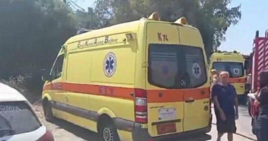 Σφοδρό τροχαίο: Τουριστικό λεωφορείο συγκρούστηκε με φορτηγό – Ένας νεκρός & τραυματίες (video)