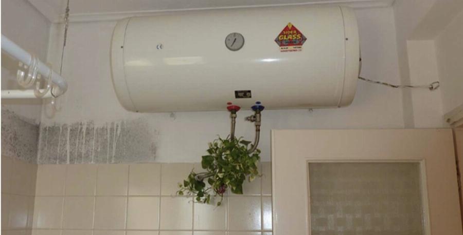 Ένας ηλεκτρολόγος εξηγεί: Ποτέ μπάνιο με αναμμένο θερμοσίφωνο