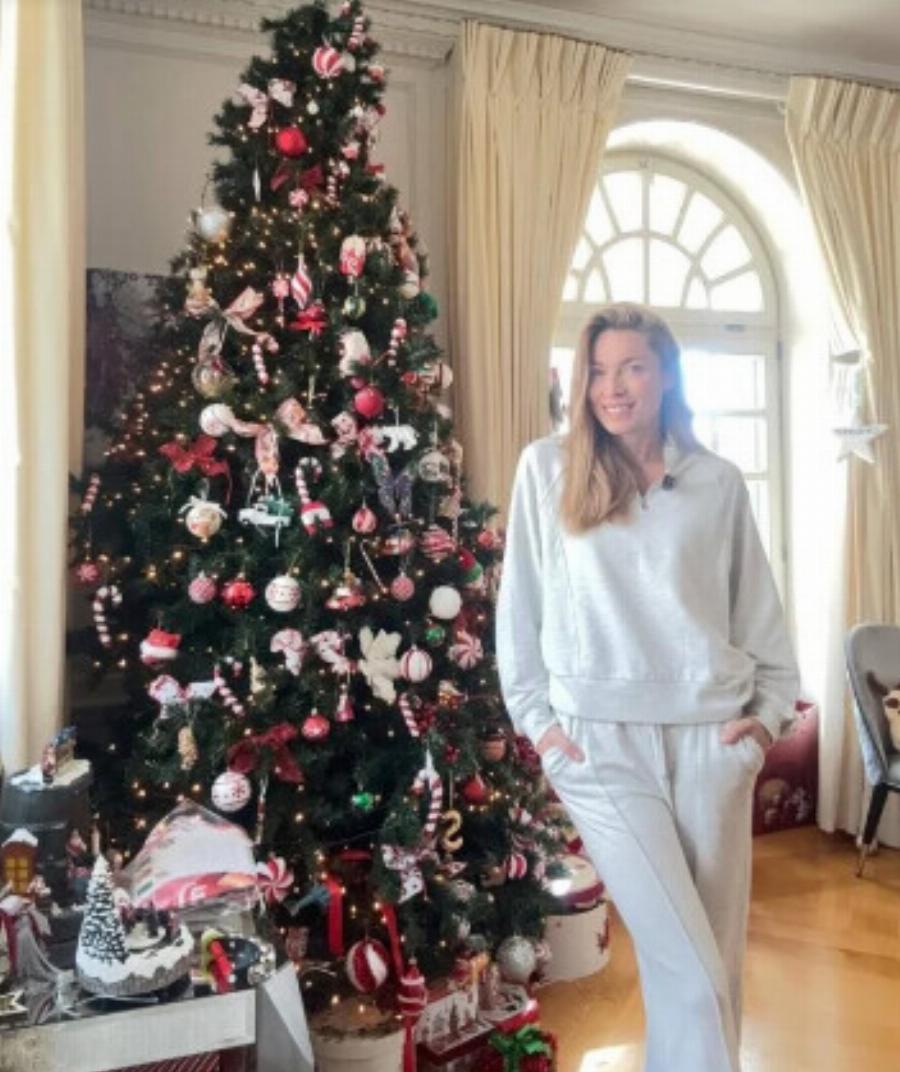 Μαριέττα Χρουσαλά: Γύρισε από το Μονακό και στόλισε δέντρο υπερπαραγωγή