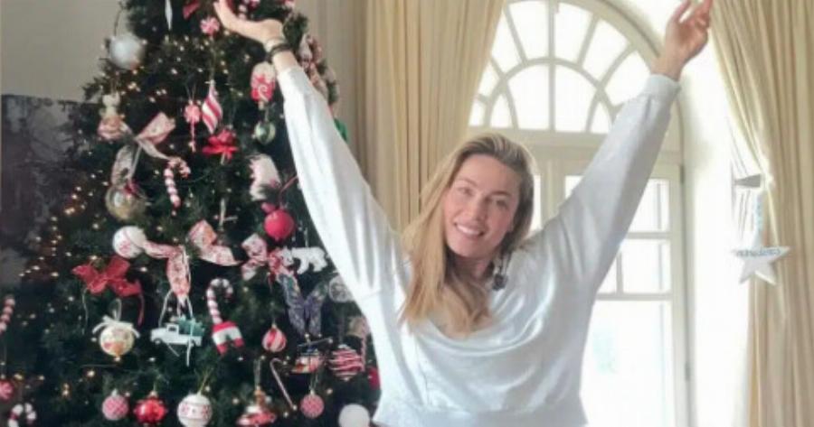 Μαριέττα Χρουσαλά: Γύρισε από το Μονακό και στόλισε δέντρο υπερπαραγωγή