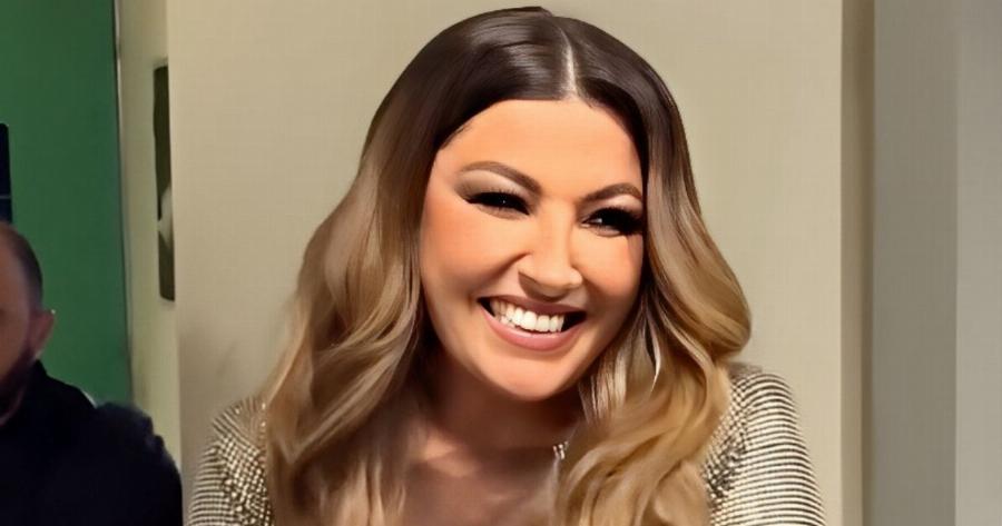 Γενέθλια σήμερα για την Έλενα Παπαρίζου – Το βίντεο με τις ευχές και την τούρτα