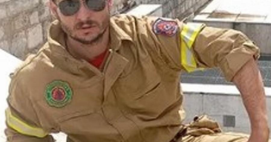 Πασίγνωστος αγαπημένος παίκτης pιάλιτι έγινε Πυροσβέστης και πήγε σε διαδńλωσn στο Συνταγμα