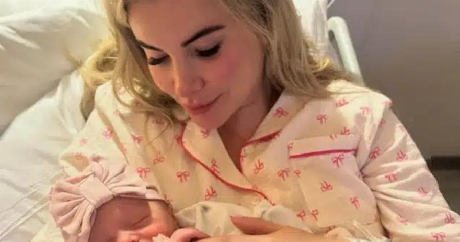 Πλέει σε πελάγη ευτυχίας η Γεωργία Κουσουλού: Γέννησε ένα υγιέστατο κοριτσάκι