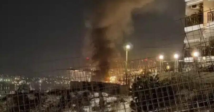 Πειραιάς: Φωτιά σε υπαίθριο χώρο του ΟΛΠ – Ακούστηκαν εκρήξεις