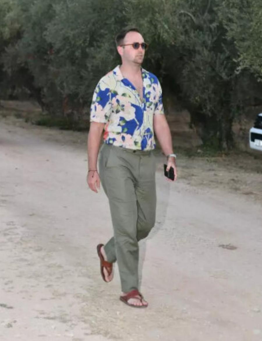 Δρακόντεια μέτρα ασφαλείας στον γάμο Κασσελάκη και Τάιλερ – Φωτογραφίες από την άφιξη των καλεσμένων – Βίντεο με την έλευση του γαμήλιου ζεύγους