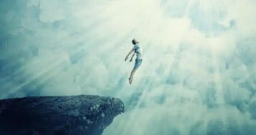 Οι ψυχές ζουν και μας βλέπουν από ψηλά